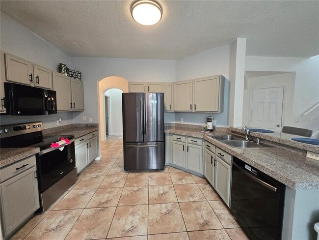Photo - 930 Oxford Dr