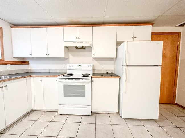 Photo - 5120-5142 42 St