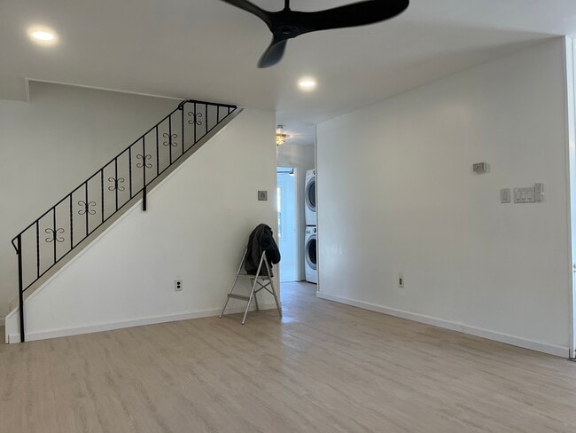 Photo - 65 Peacock Ln