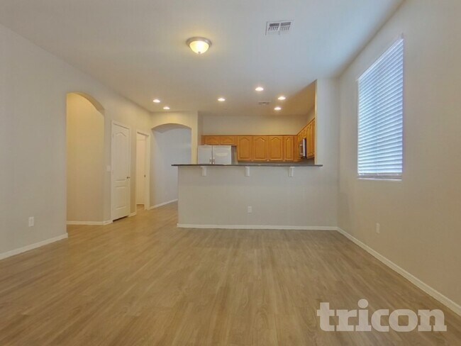 Photo - 17307 W Monroe St