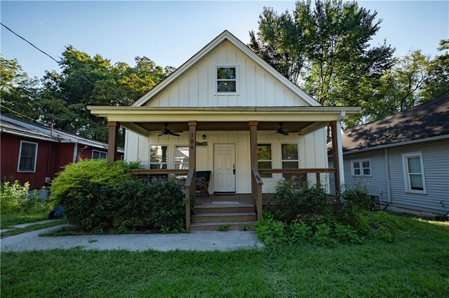 184 Laurel Ave SW