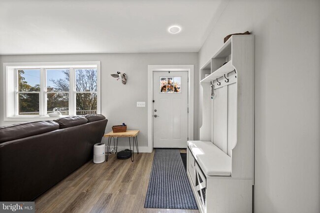 Photo - 11021 Bowerman Rd