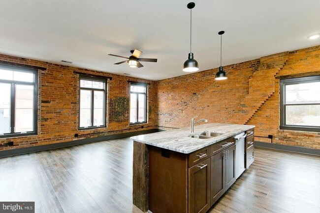 Photo - 160 N Loudoun St Unidad 301