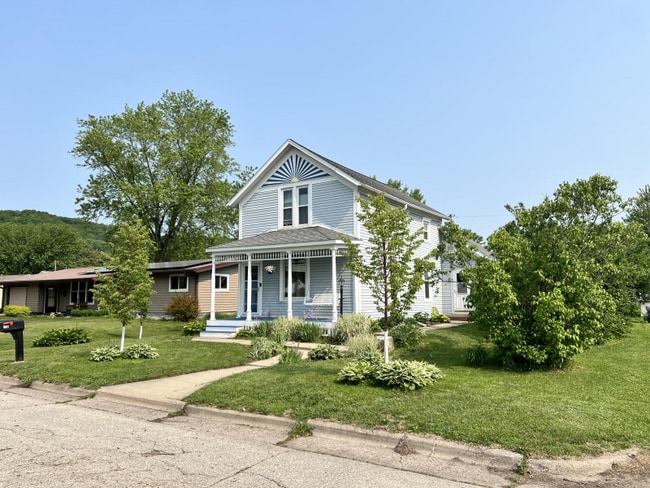 Building Photo - 418 N 1st St Rental