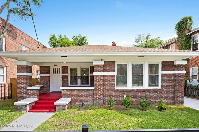 Building Photo - 131 Cottage Ave