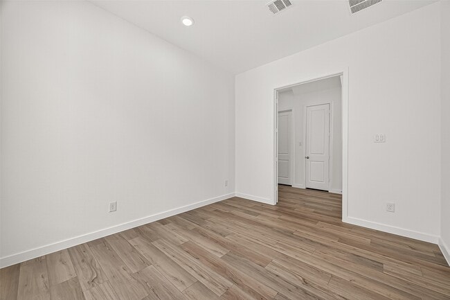 Photo - 2419 Hazel Berry St