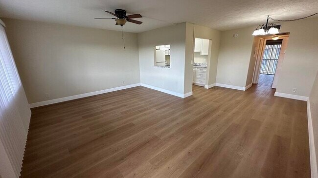 Photo - 700 Village Green Ct Unit 316