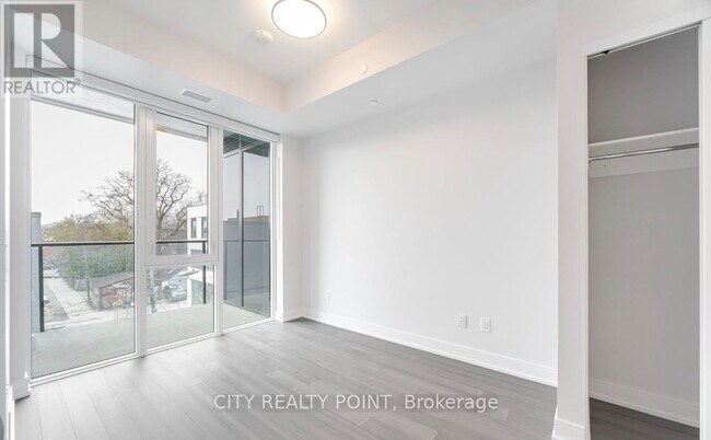 Photo - 664 Spadina Ave. Unité 214