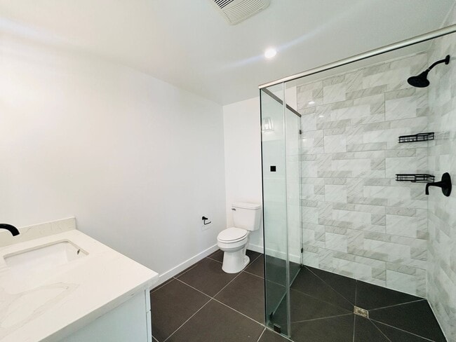 10914 Columbus Ave Unit 1