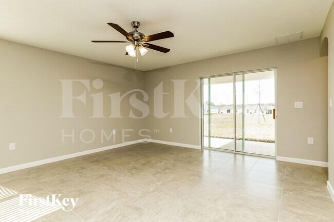 Photo - 422 Earhart Dr