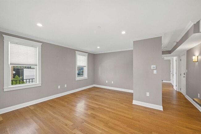 Photo - 25 Howland St Unit 3