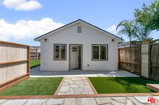 Building Photo - 4919 W 136th St