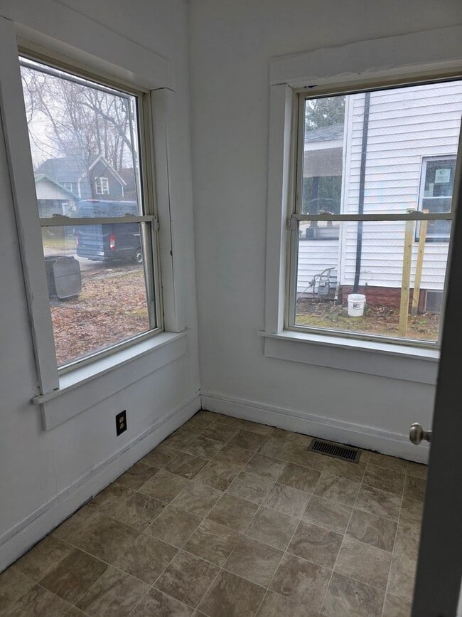 Photo - 2-Bedroom, 1-Bathroom Home – $1,050/Month - Accepting Section 8