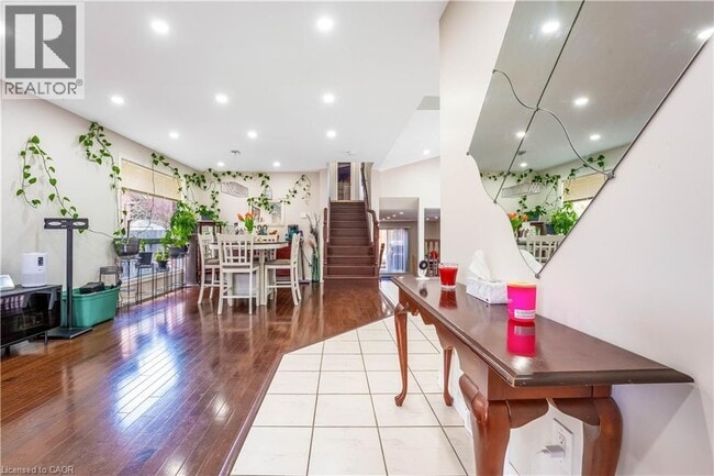 Photo - 183 Bush Clover Crescent
