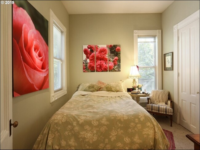 Photo - 1033 SE Franklin St