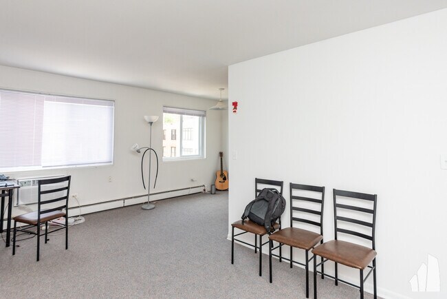 Photo - 520 W Aldine Ave Unit 505