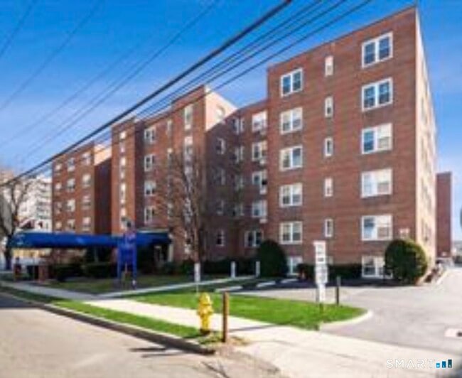 Building Photo - 39 Glenbrook Rd Unit 5F
