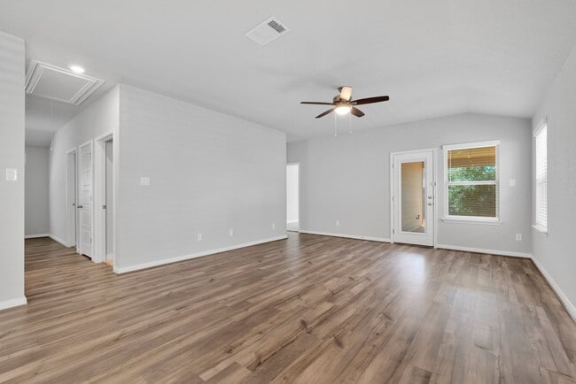 Photo - Charming 4-Bedroom 3-Bathroom Home in Westpointe – Community Amenities & Prime Location!