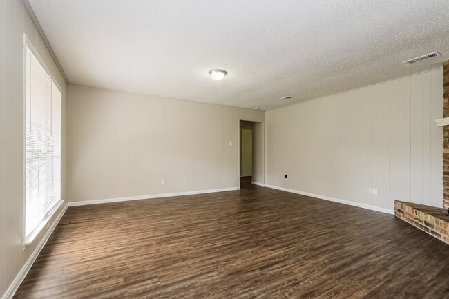Photo - 26218 Maplewood Dr