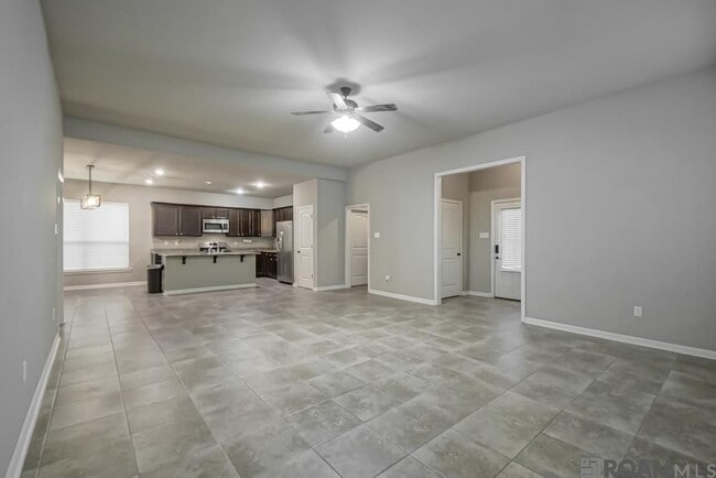 Photo - 641 Greenwich Dr