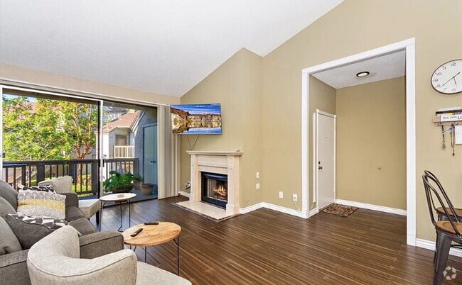 Building Photo - Well-maintained 1 bedroom, 1 bathroom cond... Rental
