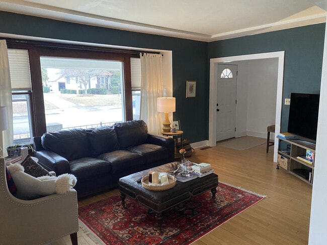 Living Room - 7710 Eagle St