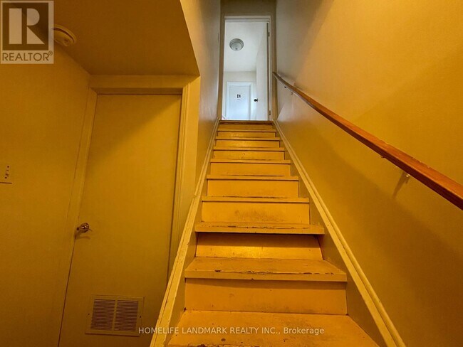 Photo - 90 Crittenden Square