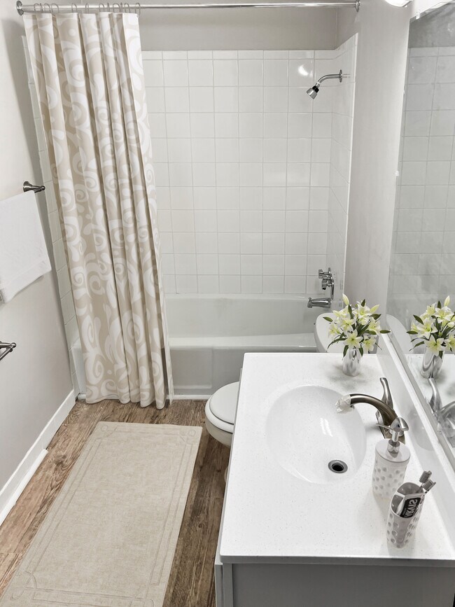 Photo - Town Creek Apartments