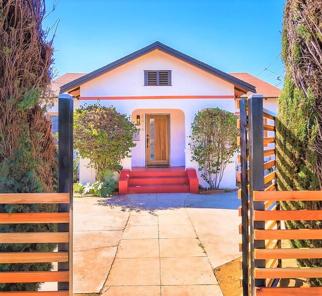 Building Photo - 2418 Fairmount St Unit 2418