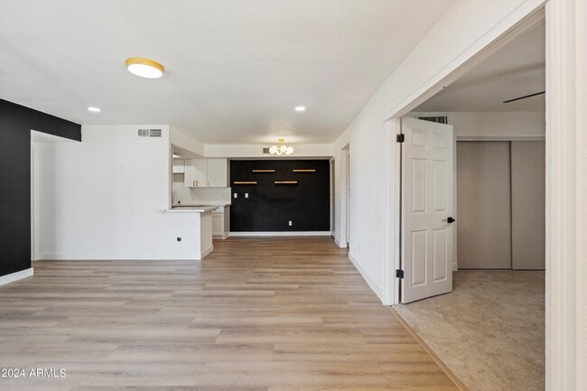 Building Photo - 4608 W Maryland Ave Unit 139 Rental