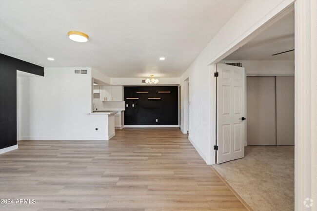 Building Photo - 4608 W Maryland Ave Unit 139 Rental