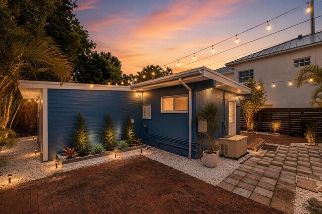 Photo - 854 SW 11th St