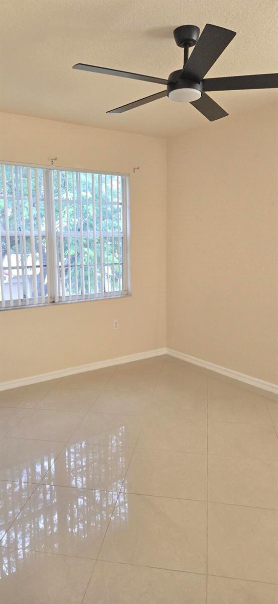 Photo - 2505 Belmont Ln Unidad 2505