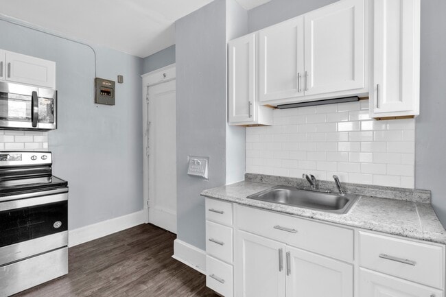 Photo - 2803 Main St