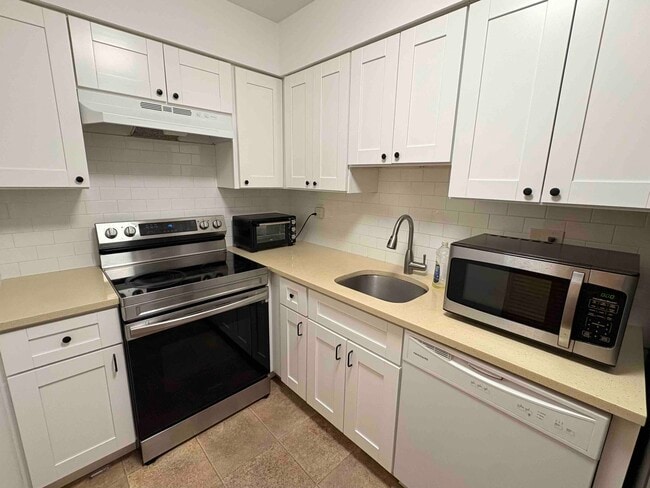 Kitchen - 1110 Joseph Rd Unit B