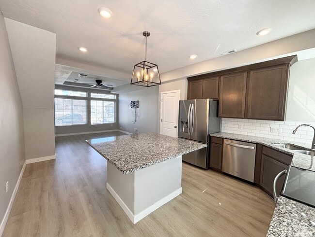 Building Photo - 153 E Brushy Canyon St Rental