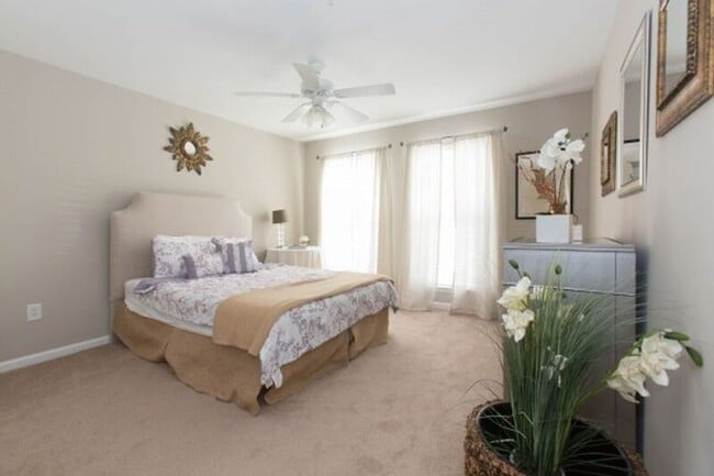 Photo - 1615 Elmwood Ct