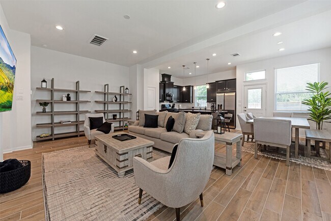 Photo - 343 E Coralburst Lp