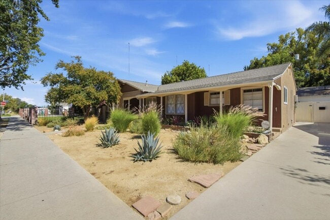 Building Photo - 12818 Hatteras St
