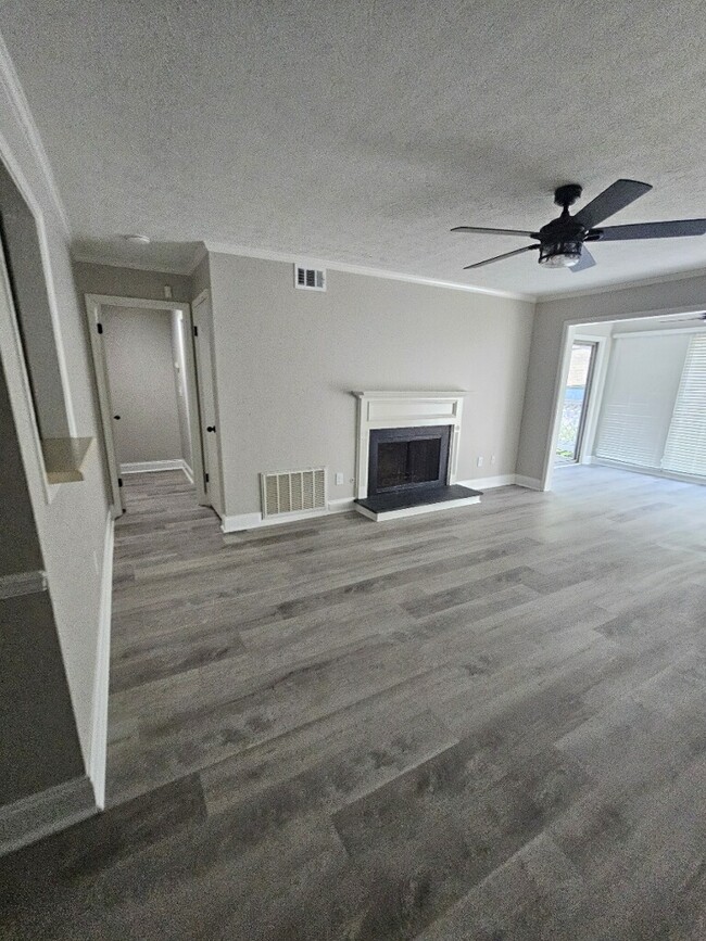 Building Photo - 1605 Vicksburg Pl Unit 1605 Rental