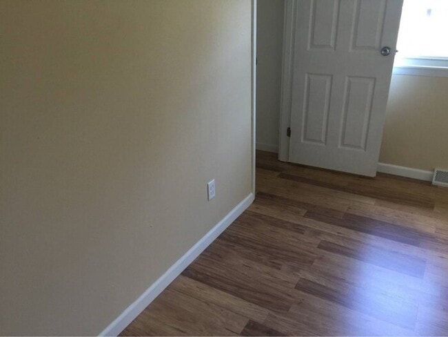 Photo - 3 bedroom 1.5 bath townhouse