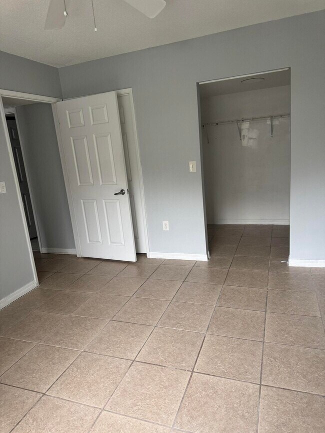 1670 N 42ND Cir Unit 105