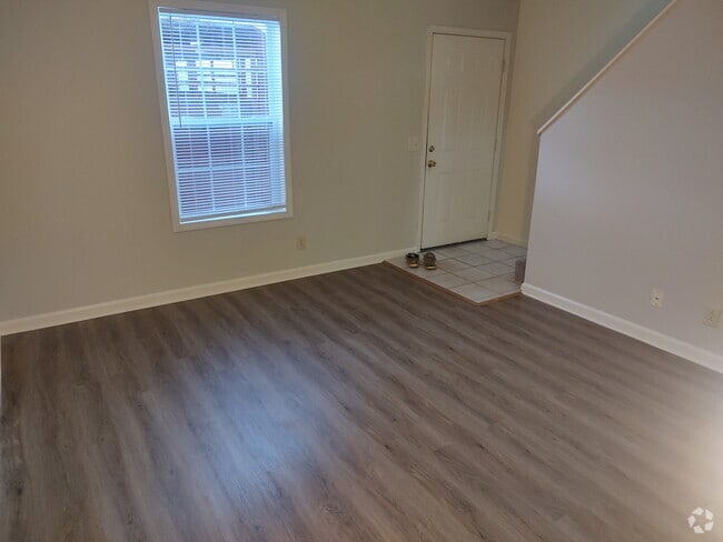 Building Photo - 210 W 17th St Unit 2BR-TH Rental