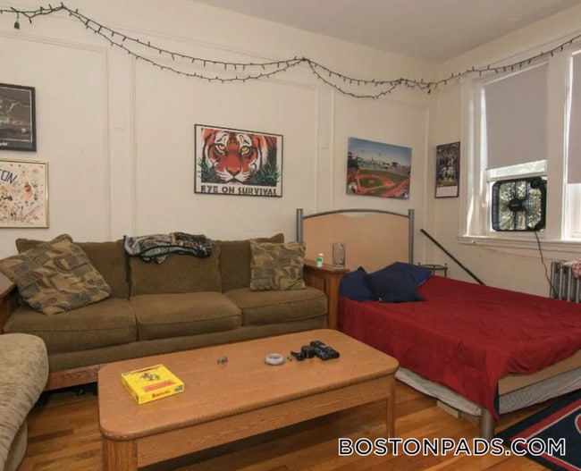 Building Photo - 1687 Commonwealth Ave