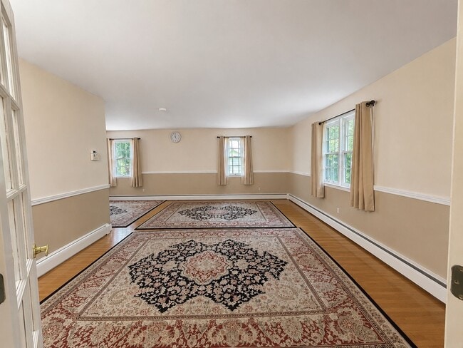 Photo - 240 Ridgefield Rd