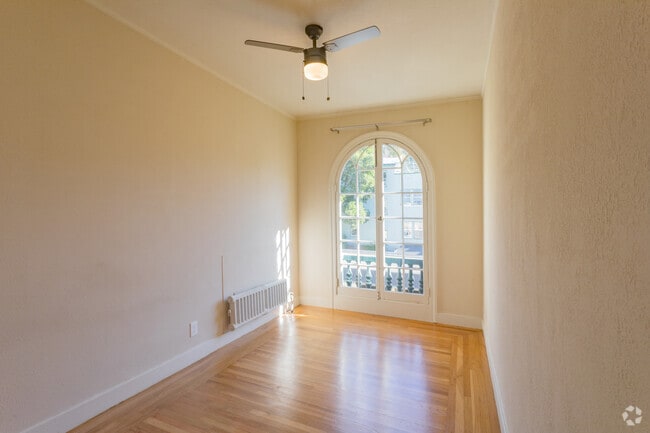 2BR, 1BA - 550SF - Bedroom - Garden Court