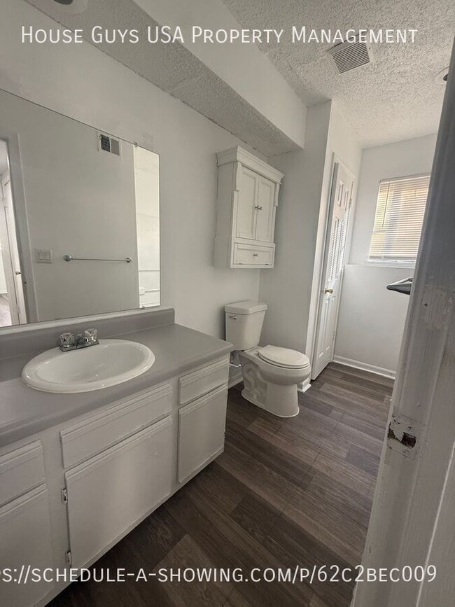 Photo - 9900 E 36th St S