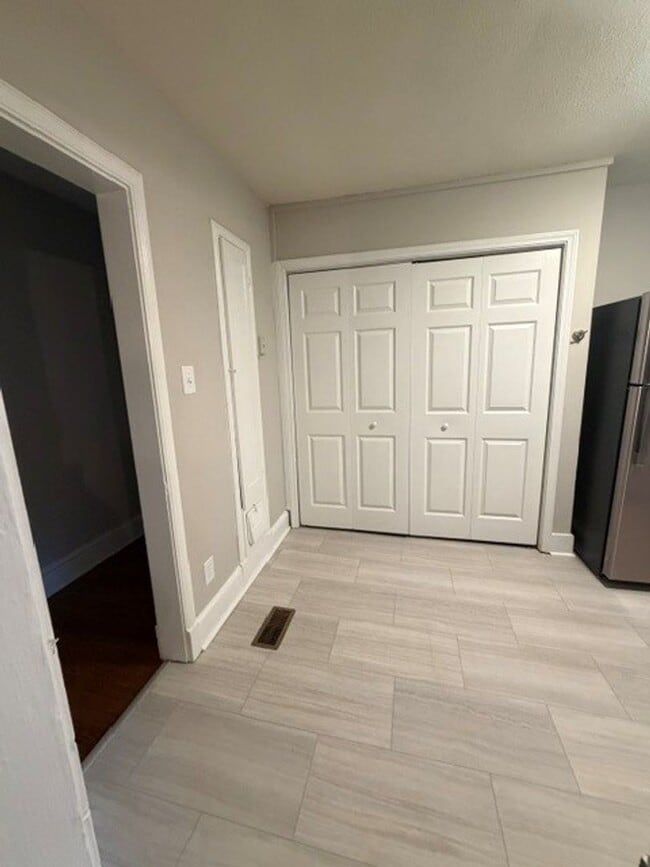 Photo - Great 2bedroom one and half bathrooms Apt in Historic Wesley Heights!- First full month free