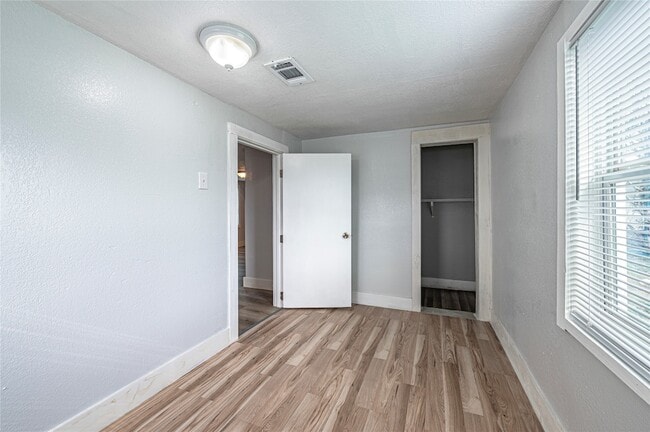 Photo - 1210 56th St