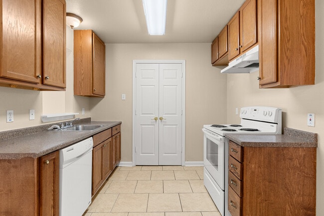 Photo - 233 E Craven Ave